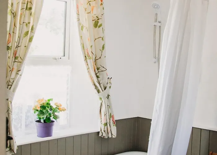 The Red Bridge 펜션