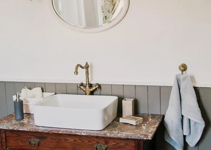 The Red Bridge 글렌티스